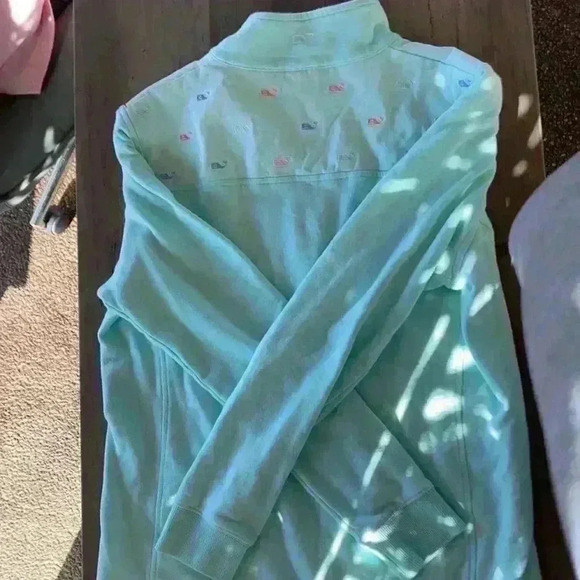 Vineyard vines size small long sleeve sweater - Picture 5 of 9